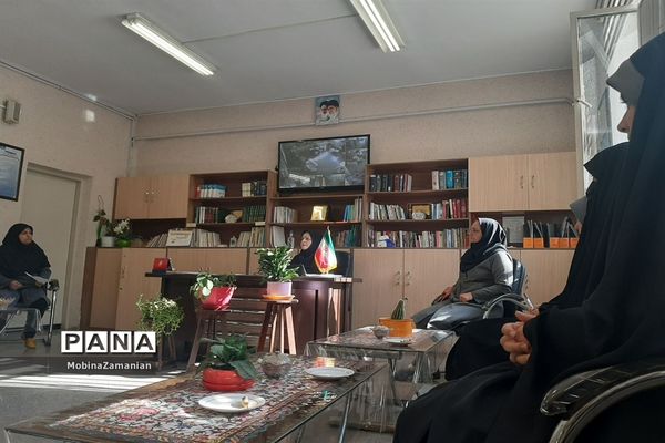 اولین جلسه شورای دانش‌آموزی دبیرستان شاهد شهید حمامی