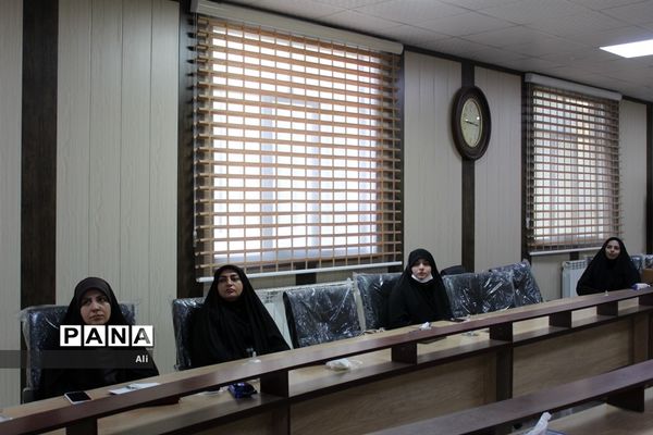 کارگاه توانمندسازی دبیران تفکر و سبک زندگی