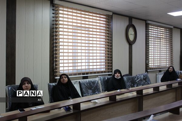 کارگاه توانمندسازی دبیران تفکر و سبک زندگی