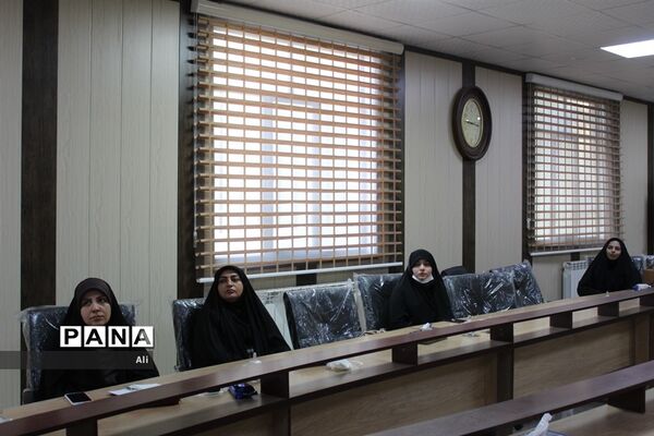 کارگاه توانمندسازی دبیران تفکر و سبک زندگی