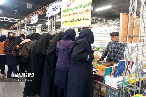بازدید دانش‌آموزان دبیرستان15خرداد از نمایشگاه کتاب شهرستان  بجنورد