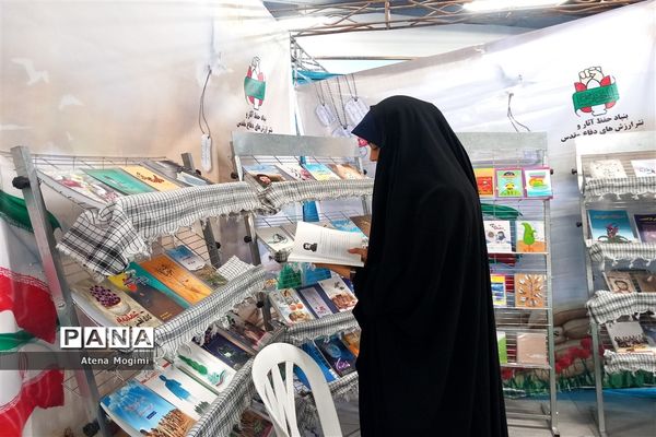 بازدید دانش‌آموزان دبیرستان15خرداد از نمایشگاه کتاب شهرستان  بجنورد