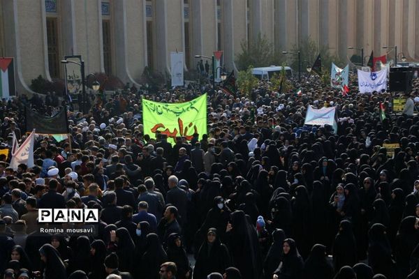 تجمع دانش‌آموزان در حمایت از کودکان غزه در تبریز