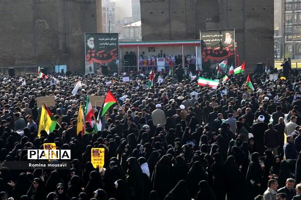 تجمع دانش‌آموزان در حمایت از کودکان غزه در تبریز