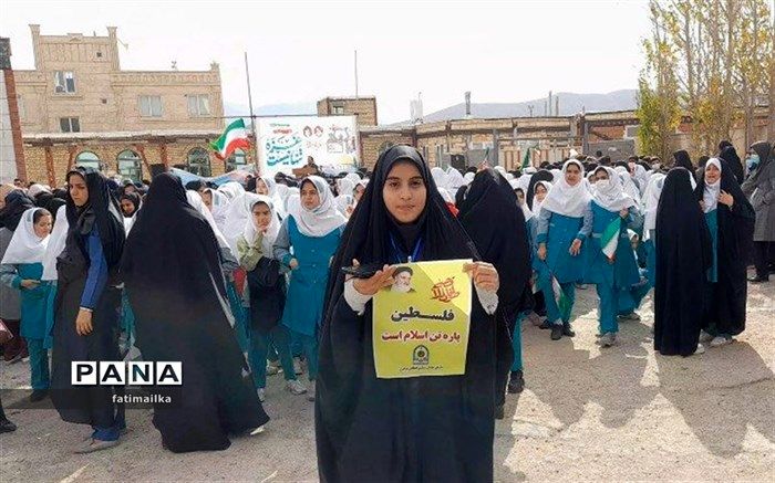 دانش‌آموزان فیروزکوهی در حمایت از مردم غزه تجمع کردند/ فیلم