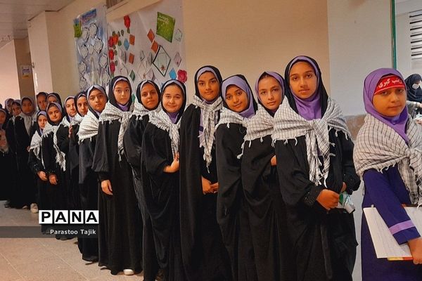 مراسم حمایت از کودکان غزه در دبستان نیایش روستای اورین شهرستان بهارستان دو