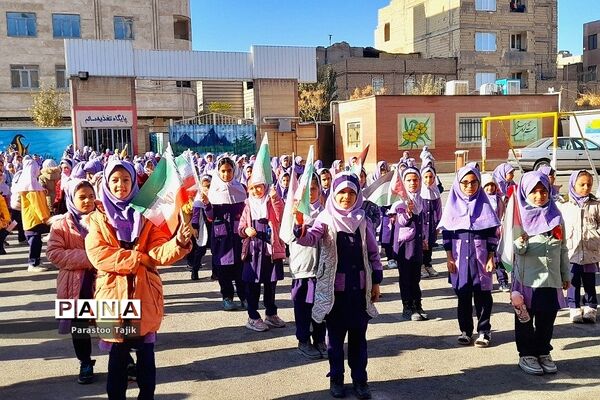 مراسم حمایت از کودکان غزه در دبستان نیایش روستای اورین شهرستان بهارستان دو