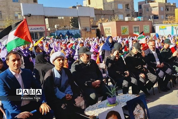 مراسم حمایت از کودکان غزه در دبستان نیایش روستای اورین شهرستان بهارستان دو
