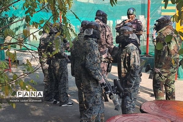 اردوی دانش‌آموزان مدرسه نوین آفرین رودهن در مجموعه پینت ‌بال ورزشگاه آزادی تهران