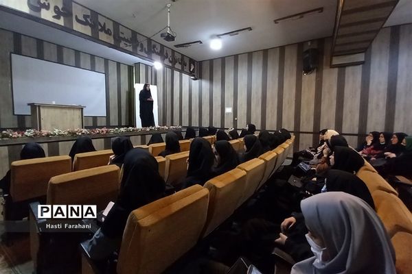 برگزاری کارگاه مدیریت کلاس و سنجش بینایی در شهرستان‌ قرچک