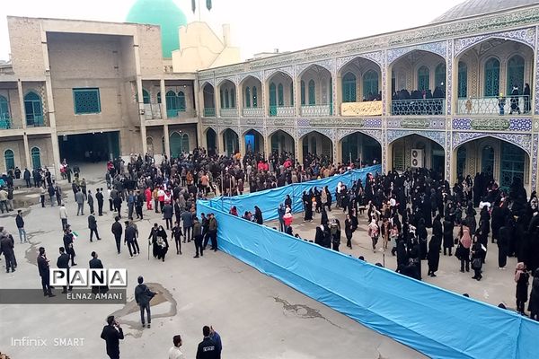 تجمع فرهنگیان و دانش‌آموزان چهارمحال و بختیاری در دیدار با رئیس جمهوری همراه با آحاد مردم