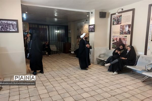 بازدید دانشجویان دانشگاه میبد از نمایشگاه مفهومی زیارت و نمایشگاه گوهرشاد در بوستان وحدت مشهد