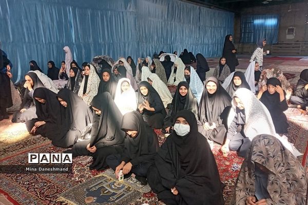 برپایی نماز جماعت در مدارس قیامدشت در راستای اجرای طرح نورچشم