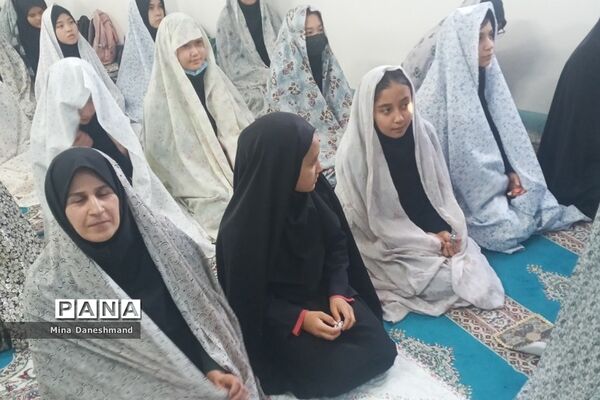 برپایی نماز جماعت در مدارس قیامدشت در راستای اجرای طرح نورچشم