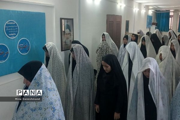 برپایی نماز جماعت در مدارس قیامدشت در راستای اجرای طرح نورچشم