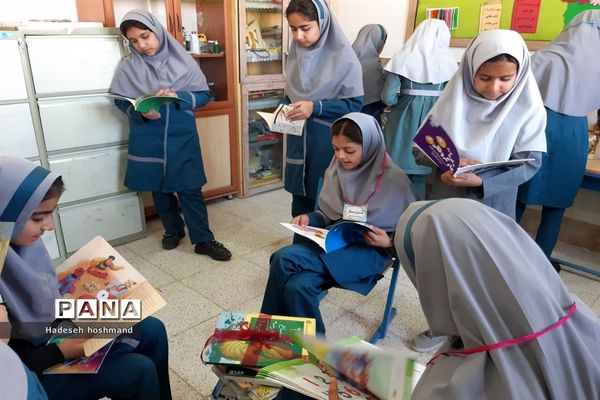 برگزاری نمایشگاه کتاب و کتابخوانی در خلیل‌آباد