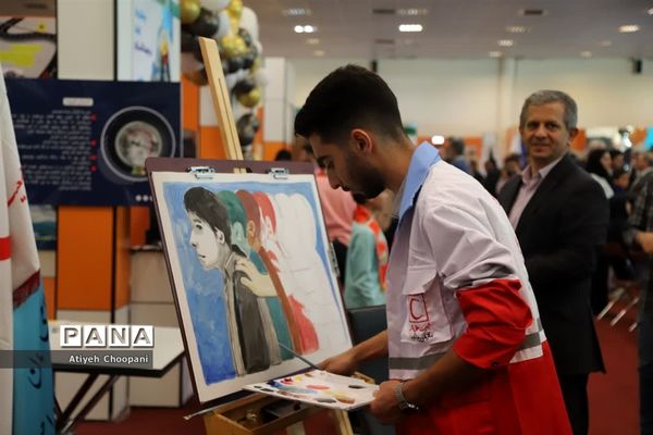 افتتاح نخستین نمایشگاه «یاریگران زندگی»