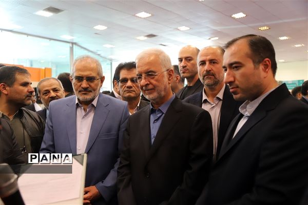 بازدید معاون پارلمانی رئیس جمهوری از نمایشگاه یاریگران زندگی