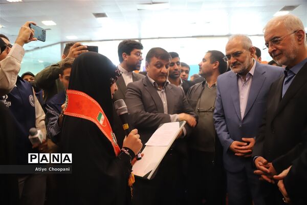 بازدید معاون پارلمانی رئیس جمهوری از نمایشگاه یاریگران زندگی