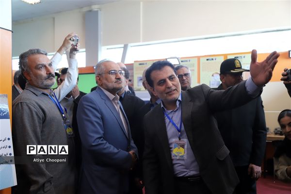 بازدید معاون پارلمانی رئیس جمهوری از نمایشگاه یاریگران زندگی