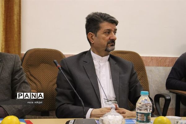 نشست هم‌اندیشی مدیران دوره دوم متوسطه ناحیه یک بهارستان