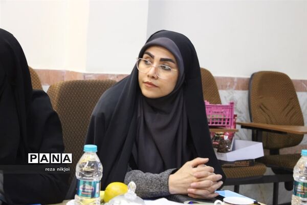 نشست هم‌اندیشی مدیران دوره دوم متوسطه ناحیه یک بهارستان