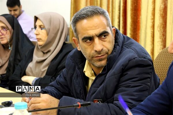 نشست هم‌اندیشی مدیران دوره دوم متوسطه ناحیه یک بهارستان
