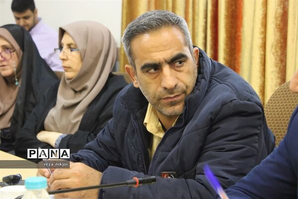 نشست هم‌اندیشی مدیران دوره دوم متوسطه ناحیه یک بهارستان