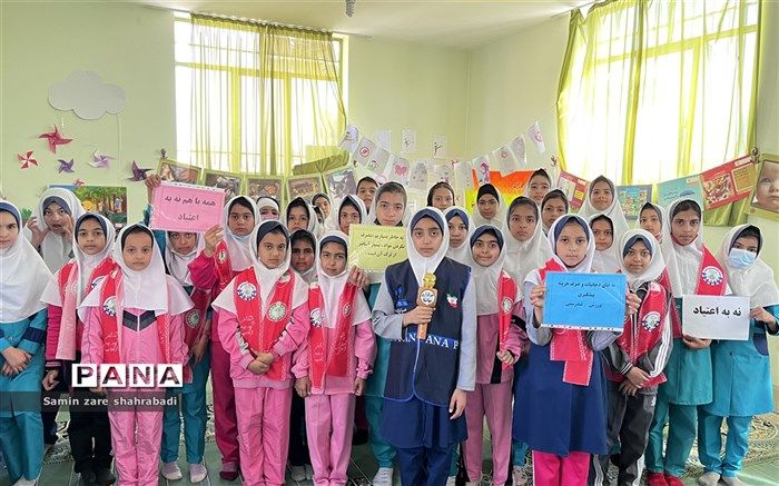 مدارس به عنوان نهاد تعلیم وتربیت کانون پیشگیری از آسیب‌های اجتماعی هستند/فیلم