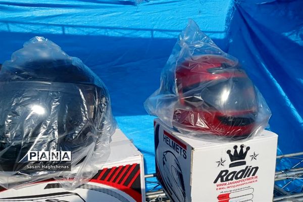 مراسم توزیع رایگان کلاه ایمنی در شهرستان اسلامشهر