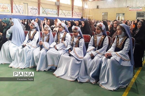 برگزاری همایش مادران فاطمی در روستای اورین شهرستان بهارستان ۲