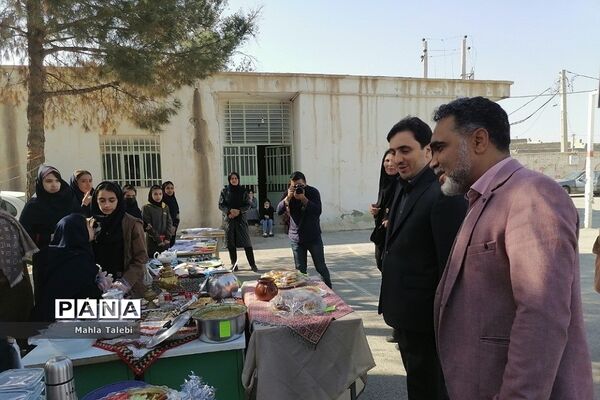 برگزاری جشنواره غذا در مدرسه زکیه در صباشهر