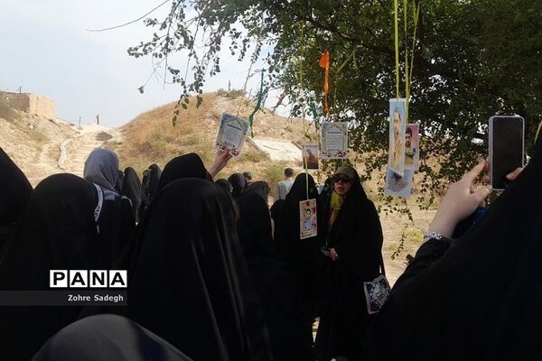 بازدید دانش‌‌آموزان دختر ناحیه‌یک شهرری از مناطق عملیاتی جنوب در اردوی معنوی راهیان نور