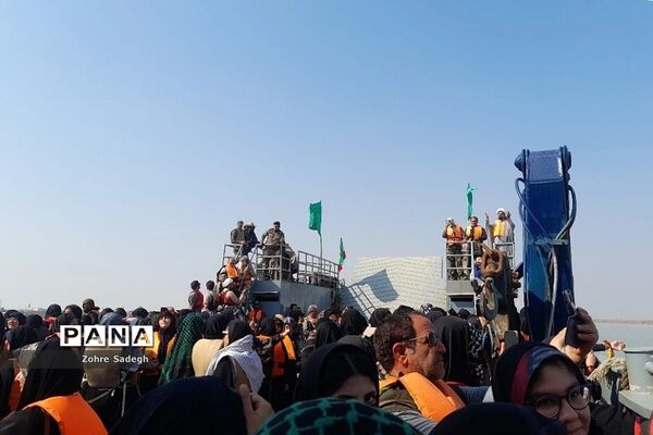 بازدید دانش‌‌آموزان دختر ناحیه‌یک شهرری از مناطق عملیاتی جنوب در اردوی معنوی راهیان نور