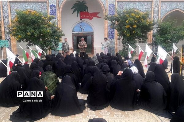 بازدید دانش‌‌آموزان دختر ناحیه‌یک شهرری از مناطق عملیاتی جنوب در اردوی معنوی راهیان نور