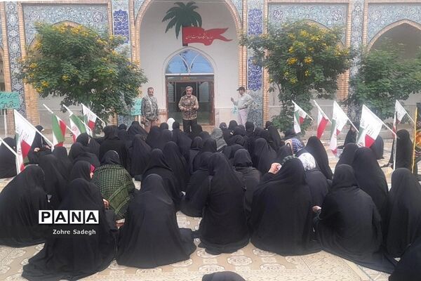 بازدید دانش‌‌آموزان دختر ناحیه‌یک شهرری از مناطق عملیاتی جنوب در اردوی معنوی راهیان نور