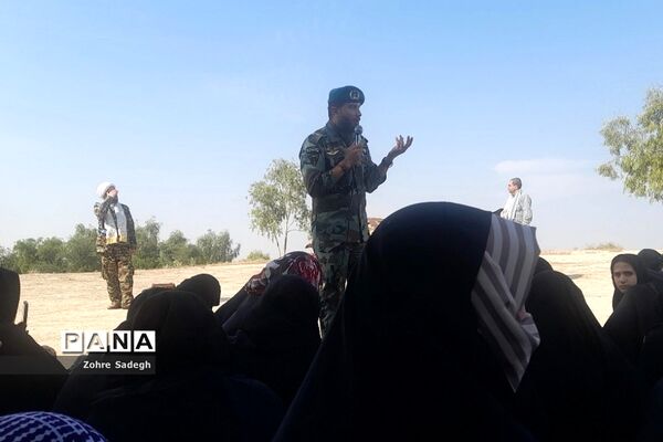 بازدید دانش‌‌آموزان دختر ناحیه‌یک شهرری از مناطق عملیاتی جنوب در اردوی معنوی راهیان نور