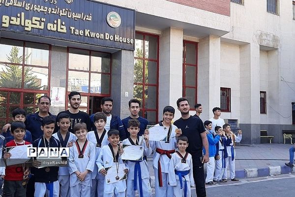 حضور دانش‌آموز ورزشکاران قرچکی در دومین دوره مسابقات تکواندو بسیج تهران بزرگ