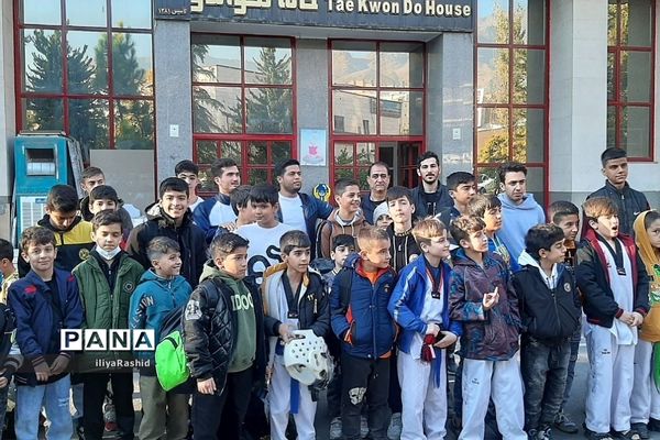 حضور دانش‌آموز ورزشکاران قرچکی در دومین دوره مسابقات تکواندو بسیج تهران بزرگ