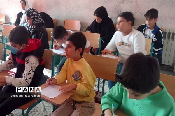 دوره سواد رسانه ویژه دانش‌آموزان در محمودآباد
