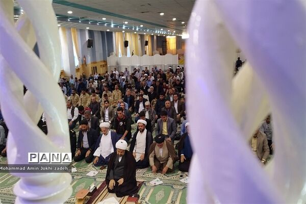 حضور پرشور مردم در نماز جمعه شهرستان رباط‌کریم
