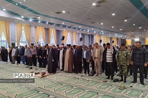 حضور پرشور مردم در نماز جمعه شهرستان رباط‌کریم