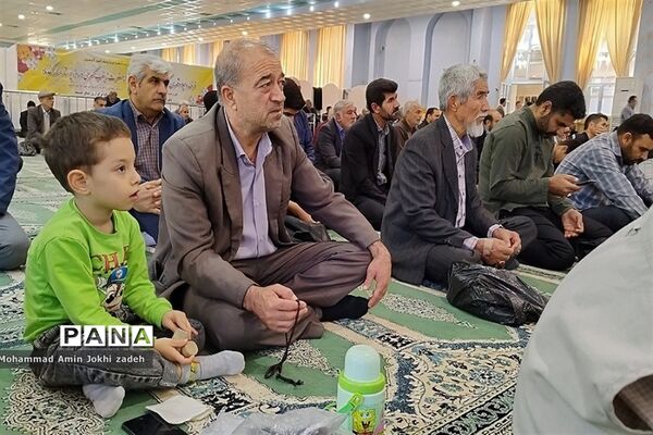حضور پرشور مردم در نماز جمعه شهرستان رباط‌کریم