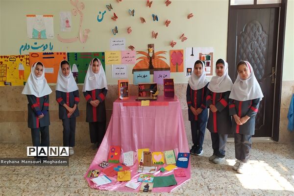 بزرگداشت هفته کتاب و کتابخوانی در آموزشگاه تمام تشکیلاتی عبادت اندیمشک