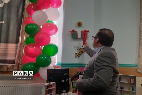 افتتاح کتابخانه مدرسه شهید بنی‌هاشمی به‌مناسبت هفته کتاب و کتابخوانی در شهرستان رباط‌کریم