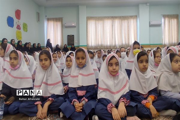 افتتاح کتابخانه مدرسه شهید بنی‌هاشمی به‌مناسبت هفته کتاب و کتابخوانی در شهرستان رباط‌کریم