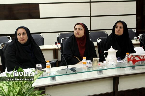آیین افتتاحیه استقرار برنامه نظام دوری دوره اول ابتدایی ایران قوی مدرسه قوی  هم زمان با سراسر کشور در بوشهر
