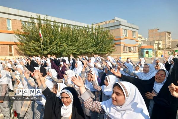 مراسم گرامیداشت هفته کتابخوانی درآموزشگاه شاهد فاطمه زهرا(س) اسلامشهر