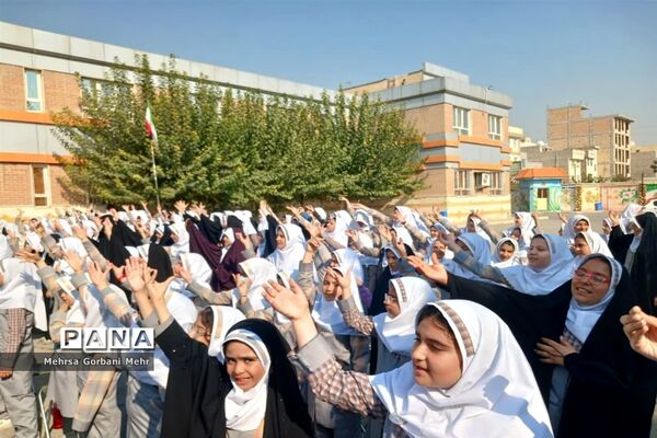 مراسم گرامیداشت هفته کتابخوانی درآموزشگاه شاهد فاطمه زهرا(س) اسلامشهر