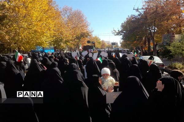 مردم شهرستان فریدونشهر همزمان با سراسر کشور برای ابراز همدردی با مردم مظلوم فلسطین به خیابان‌ها آمدند